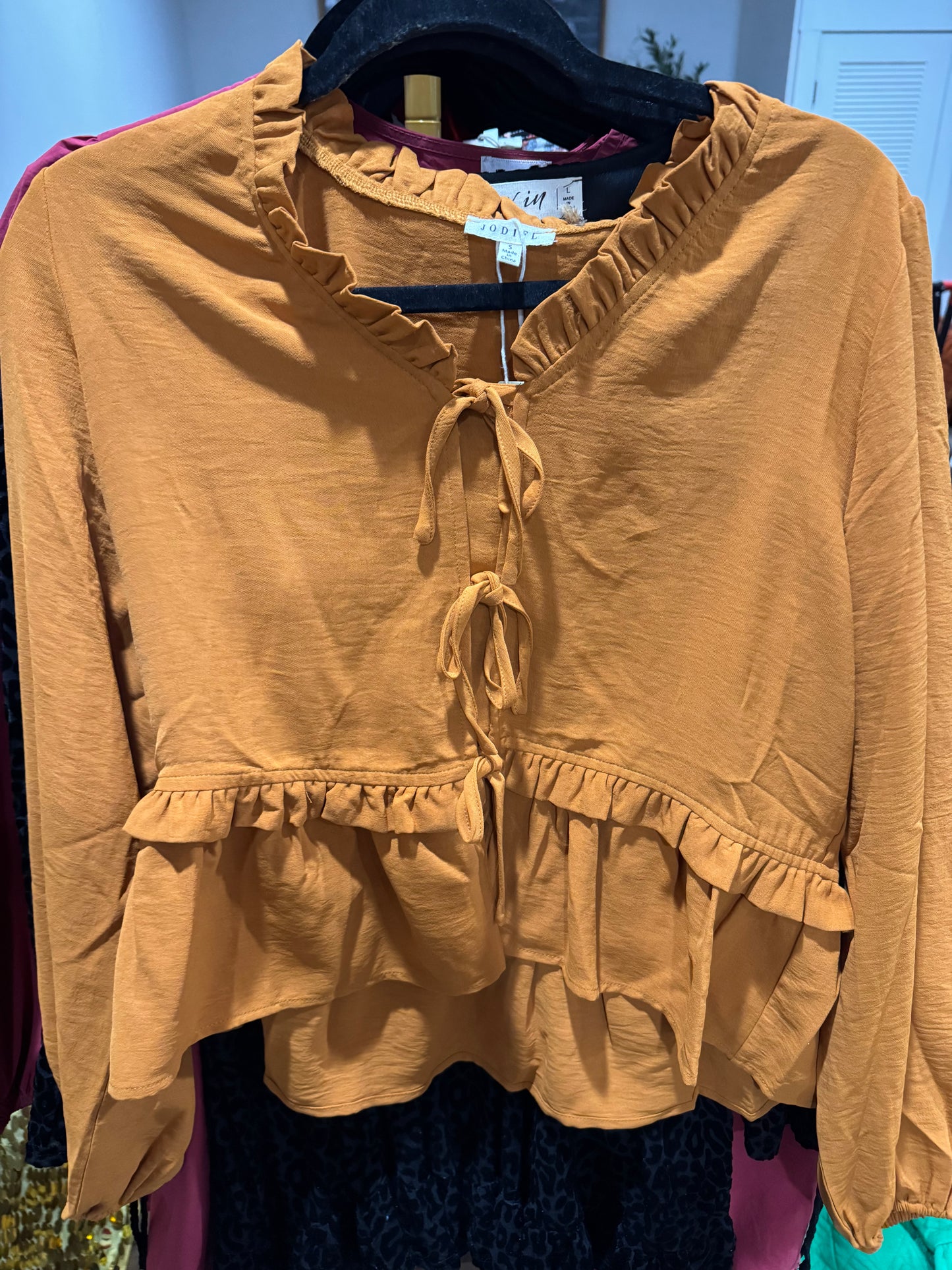Jody front tie top